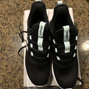 Boys Adidas cloud foam pure 2.0 size 4